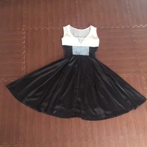 BCBGMAXAZRIA 100% Silk Satin & Chiffon Dress